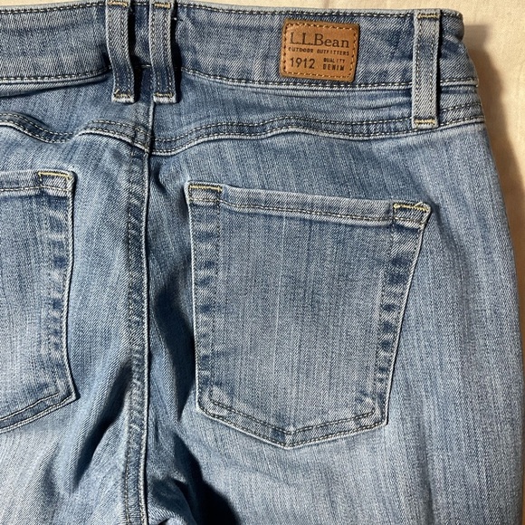 L.L. Bean Women's Classic Straight Leg Denim Jeans - Picture 5 of 7